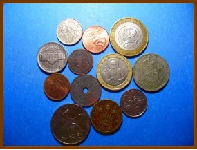  Набор иностранных монет и жетонов